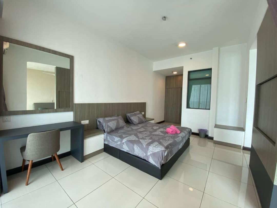 Dwharf Port Dickson