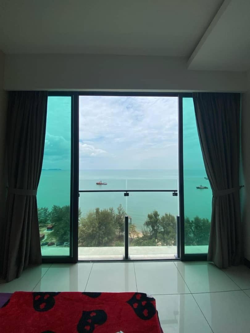 Dwharf * Port Dickson
